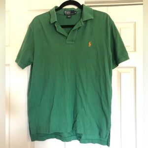 Men’s green polo